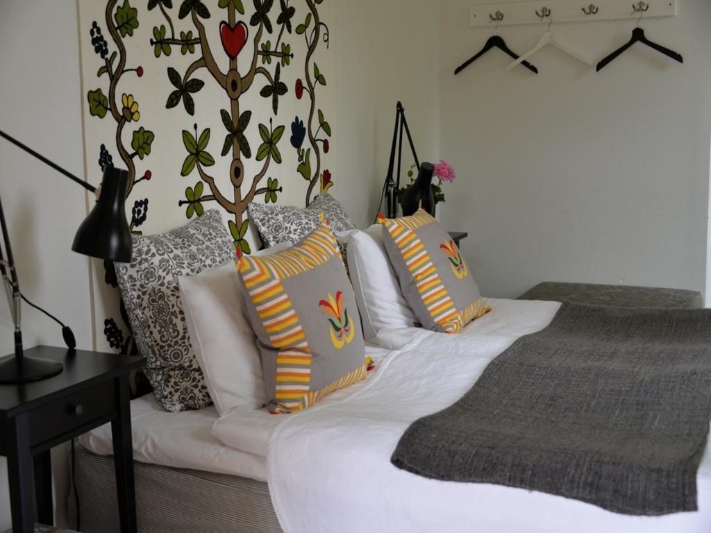 Onkel Enkels Pensionat Tomelilla Habitación foto