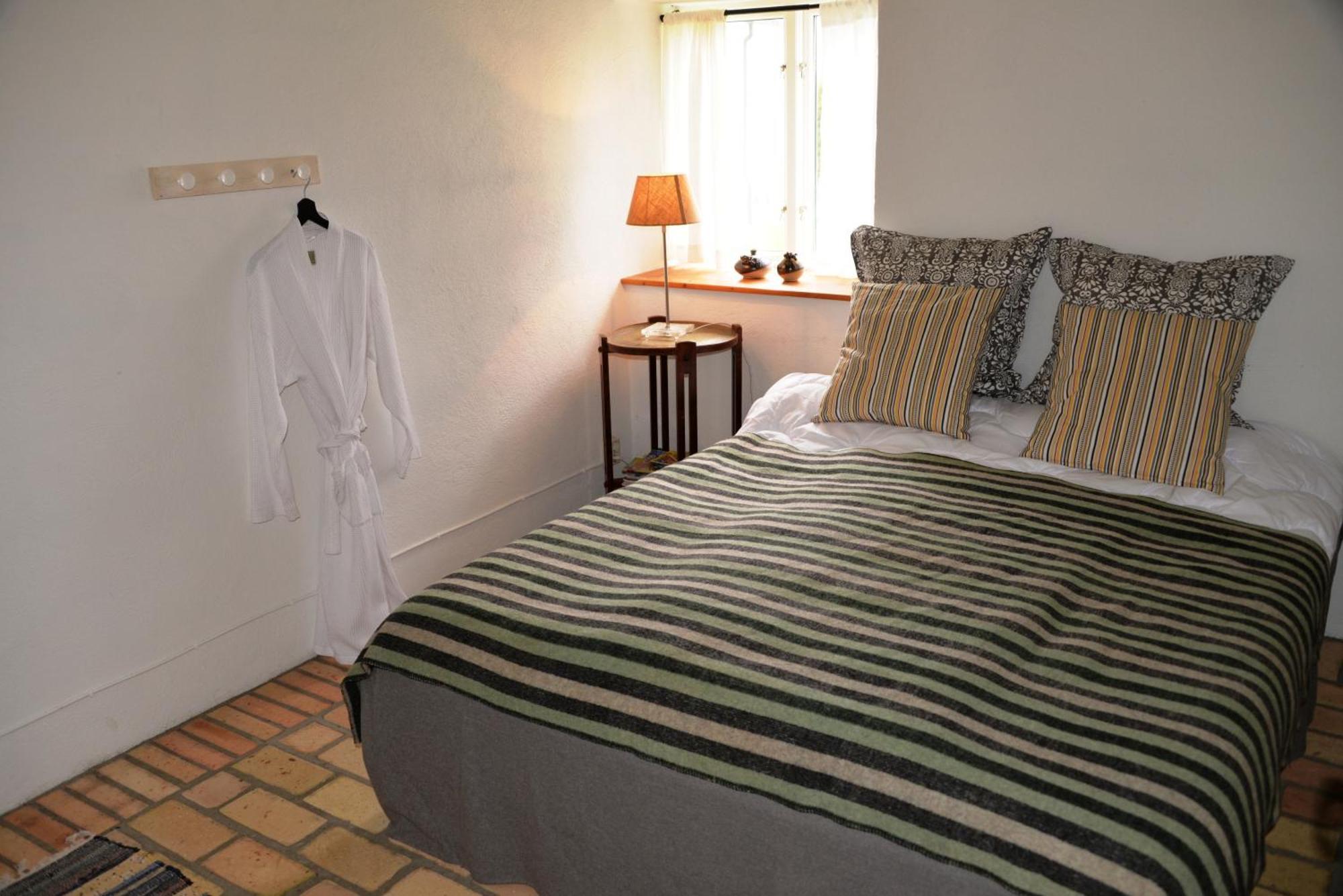 Onkel Enkels Pensionat Tomelilla Habitación foto