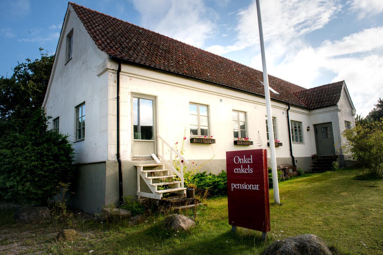 Onkel Enkels Pensionat Tomelilla Exterior foto
